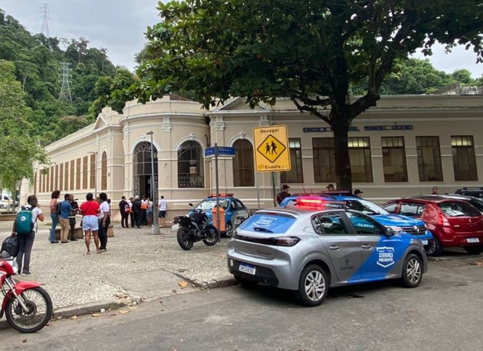 Menor é apreendido ao tentar esfaquear colegas em escola na Gávea, Rio, diz polícia