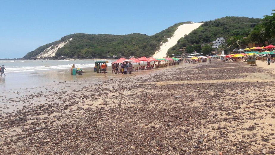 Maré enche de pedras o principal cartão-postal de Natal 