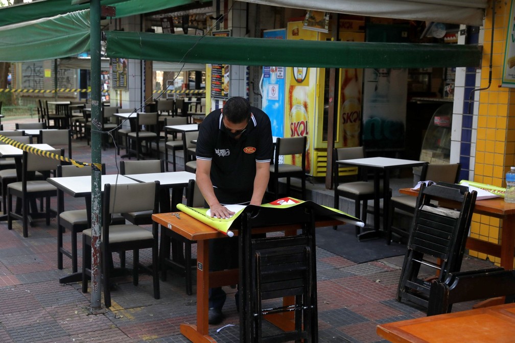 Restaurante reabrem com cautelas em SP — Foto: Fábio Tito/G1