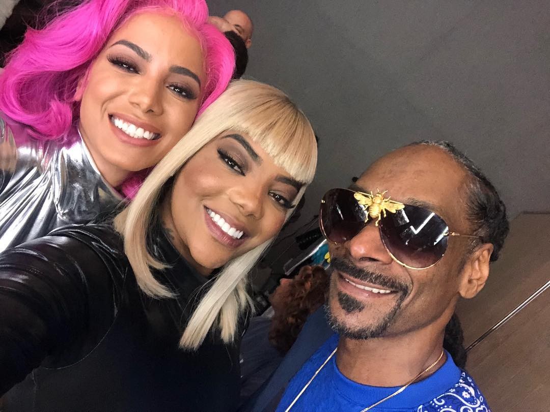 Anitta, Ludmilla e Snoop Dog na gravação do clipe de Onda Diferente (Foto: Instagram)