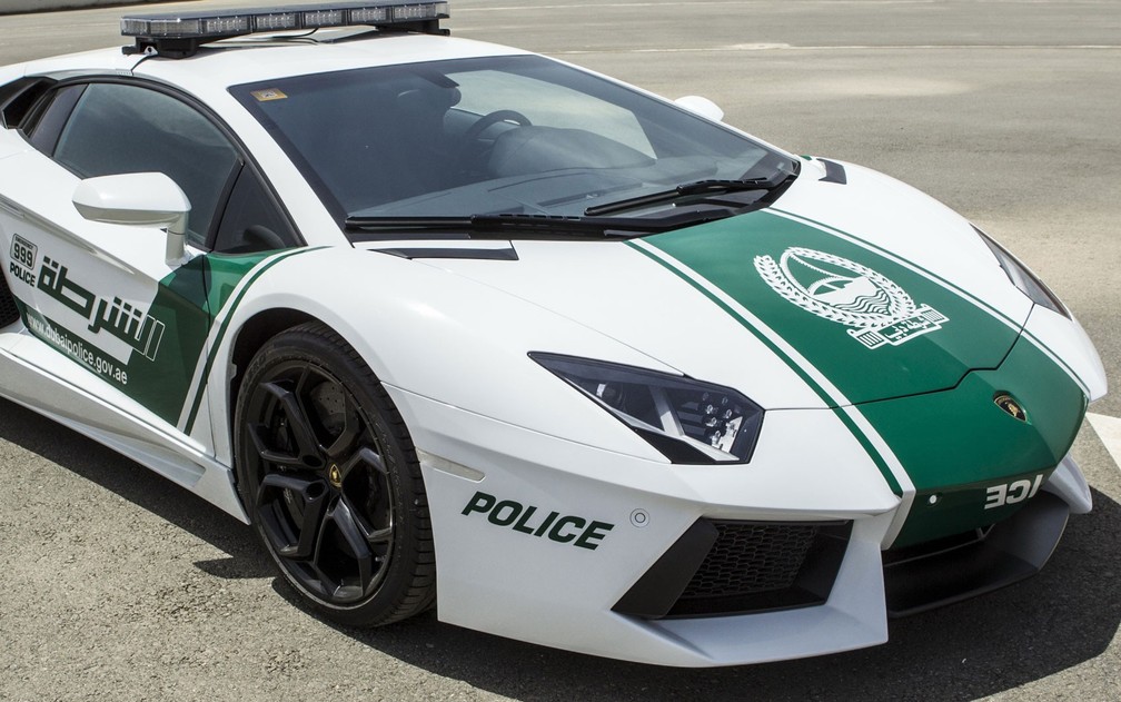 Lamborghini Aventador também está na frota de Dubai (Foto: AFP/Polícia de Dubai)