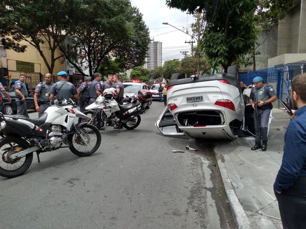 Suspeitos De Roubo São Presos Após Atropelar Pms Bater Em Carros E Capotar Em Fuga Em Sp 7357