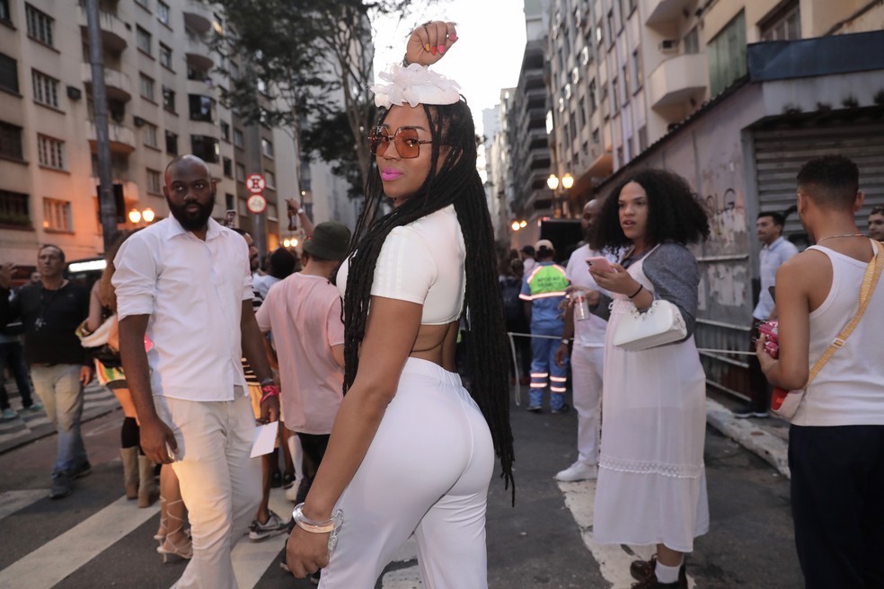 A deputada Erica Malunguinho na Marcha Trans — Foto: Celso Tavares/g1
