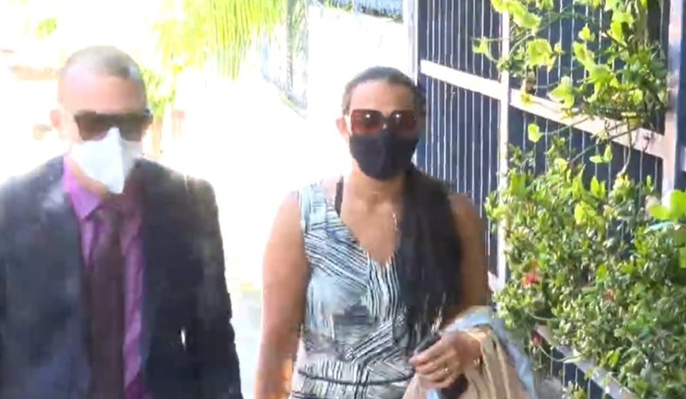 Melina Esteves França, ex-patroa da babá que pulou do terceiro andar do prédio em Salvador para fugir de agressões — Foto: Reprodução / TV Bahia