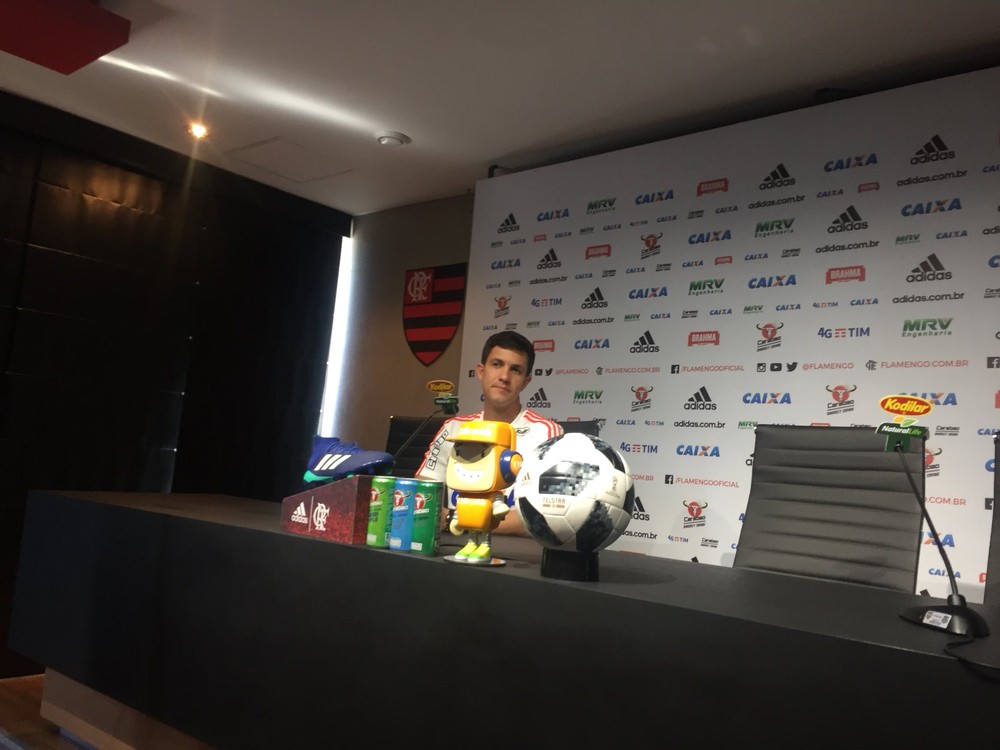 Uribe, Babel, janela... Barbieri se diz satisfeito no Fla e ressalta: Olhamos para dentro