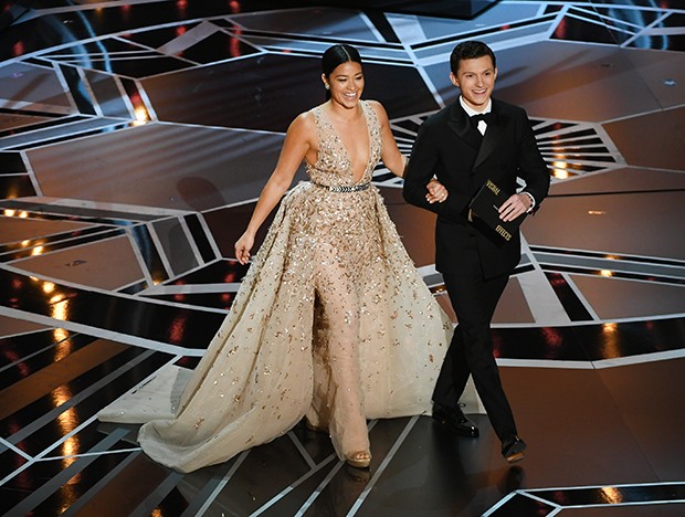 Gina Rodriguez e Tom Holland (Foto: Getty Images)