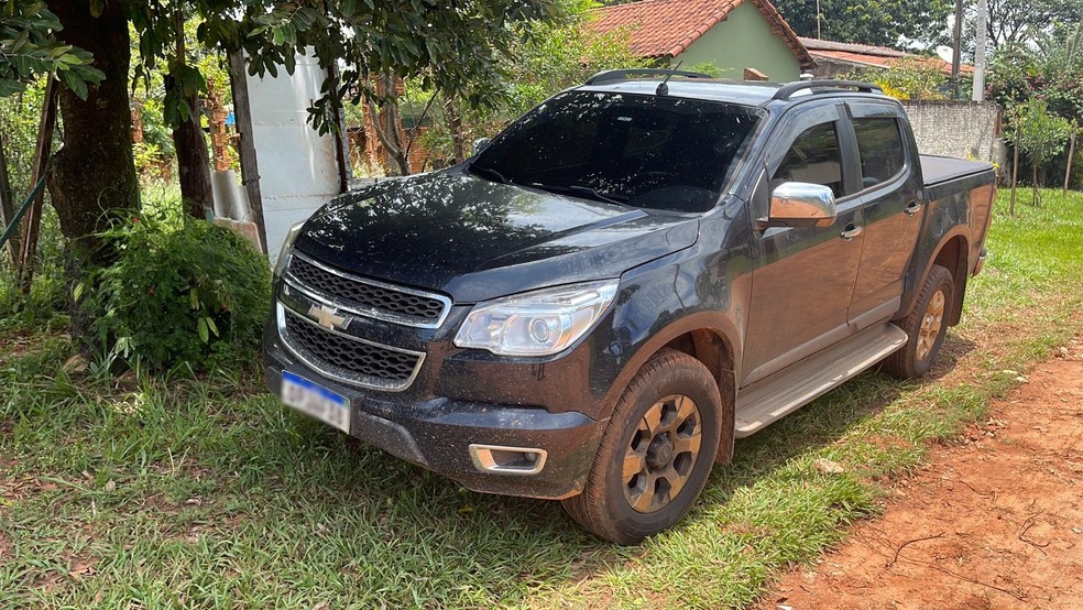 Caminhonete de Ana Maria foi encontrada pela polícia logo após os crimes — Foto: André Modesto/TV TEM
