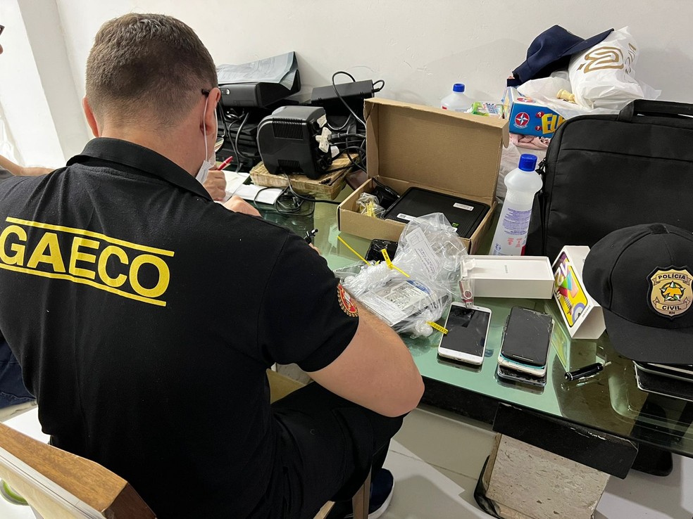 Dois homens são presos em Natal por armazenarem conteúdo pornográfico envolvendo crianças e adolescentes em computadores — Foto: MPRN/Divulgação