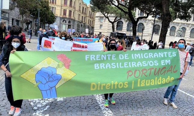 Brasileiros da FIB em manifestação em Portugal