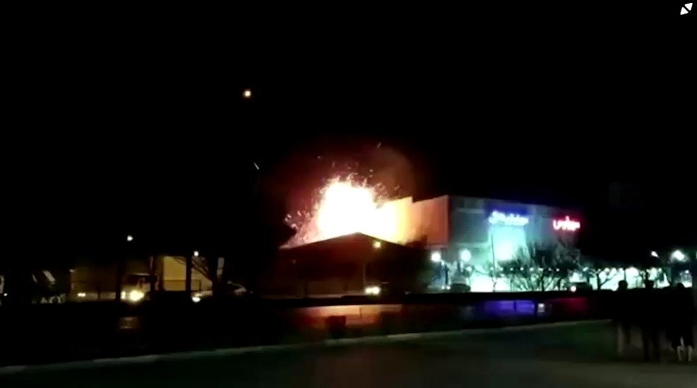 Momento em que um drone bombardeia uma fábrica de munições em Isfahan, no Irã, em 29 de janeiro de 2023. — Foto: Reprodução