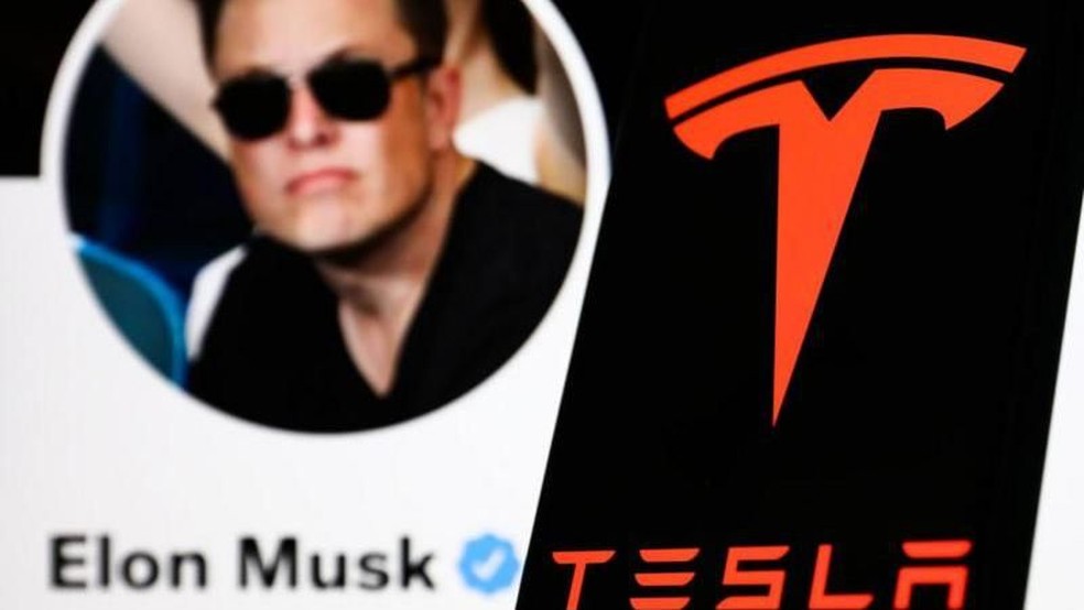 Elon Musk conduziu grandes cortes de pessoal em duas das suas empresas, a Tesla e o Twitter — Foto: GETTY IMAGES via BBC