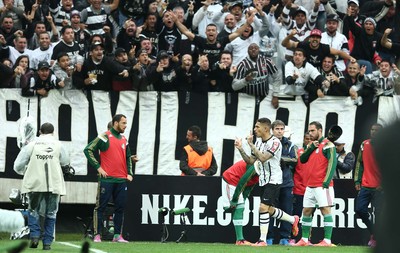 Pelo Timão, Guerrero nunca perdeu para Verdão; Sheik tem boa média