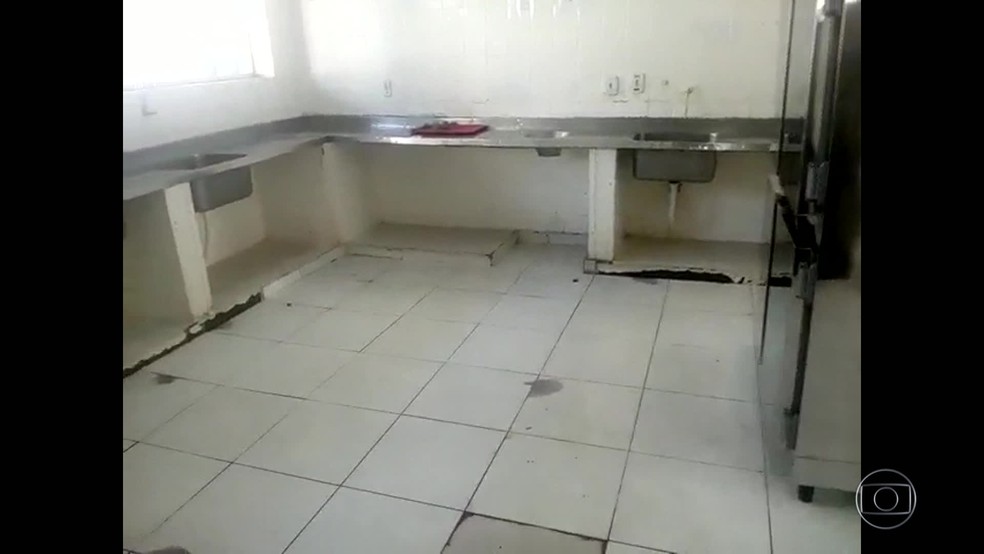Cozinha do Hospital Rocha Faria está vazia, segundo funcionários (Foto: Reprodução/ TV Globo)