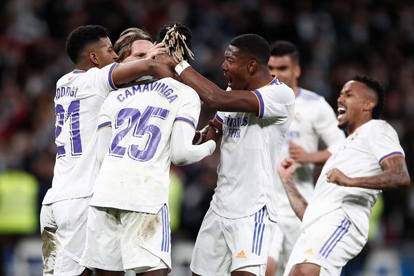 Jogadores do Real Madrid em vitória em partida anterior da La Liga (Foto: Reprodução/Facebook)