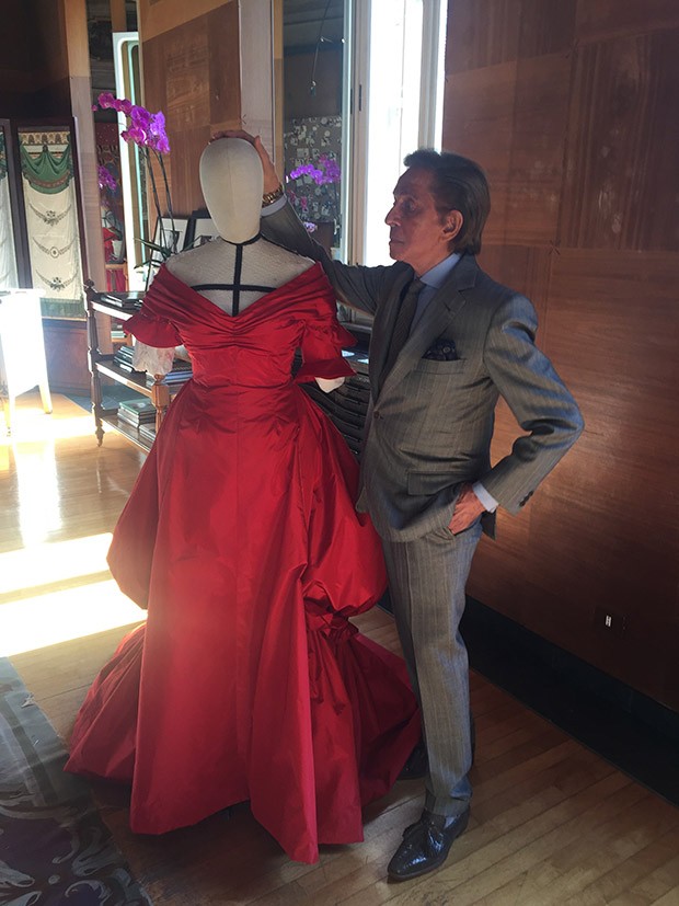 Valentino with Violetta's red dress, laden with symbolism (Foto: Noona Smith-Petersen)