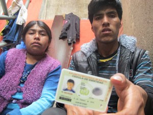Pais de boliviano morto (Foto: Kleber Tomaz / G1)
