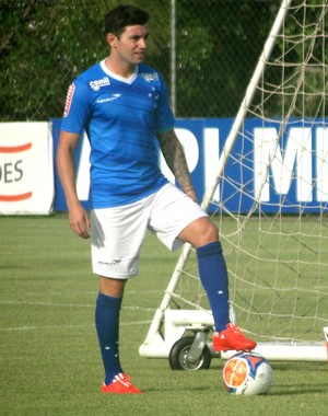 Santos se aproxima de acordo para encerrar disputa na Justiça com Mena