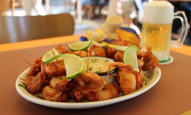 Marinho Atlântica preparou um menu exclusivo para celebrar a data, com crocs de camarão