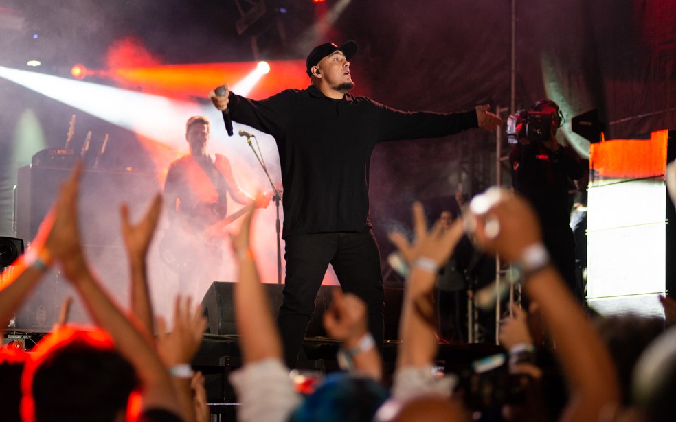 Digão chama o público para cantar no João Rock 2019 — Foto: Érico Andrade/G1