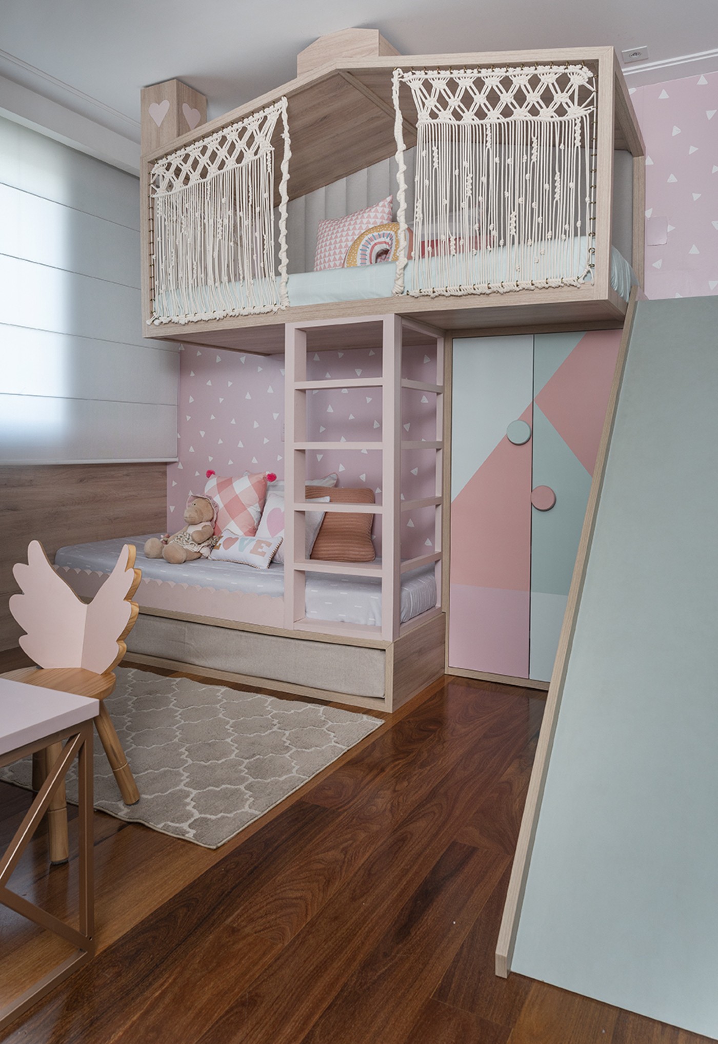 Décor do dia: quarto infantil vira playground com cama casinha e escorregador (Foto: Manu Oristanio)