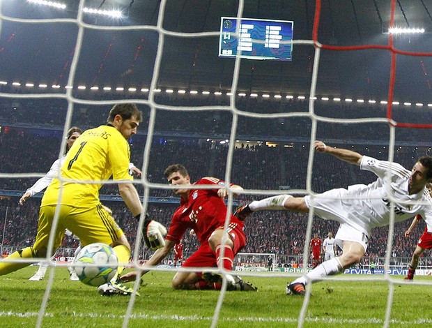 mario gomez Bayern x Real madrid (Foto: Reuters)