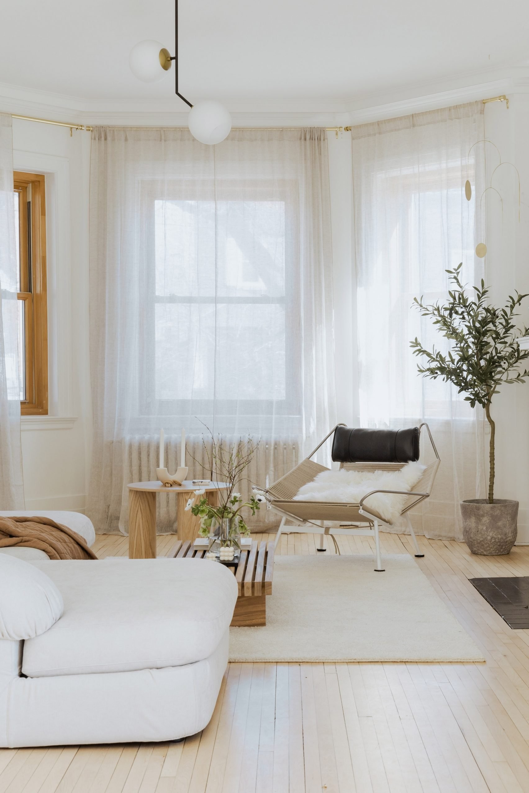 6 poltronas para sala de estar que esbanjam estilo (Foto: Brooke Stephenson.)