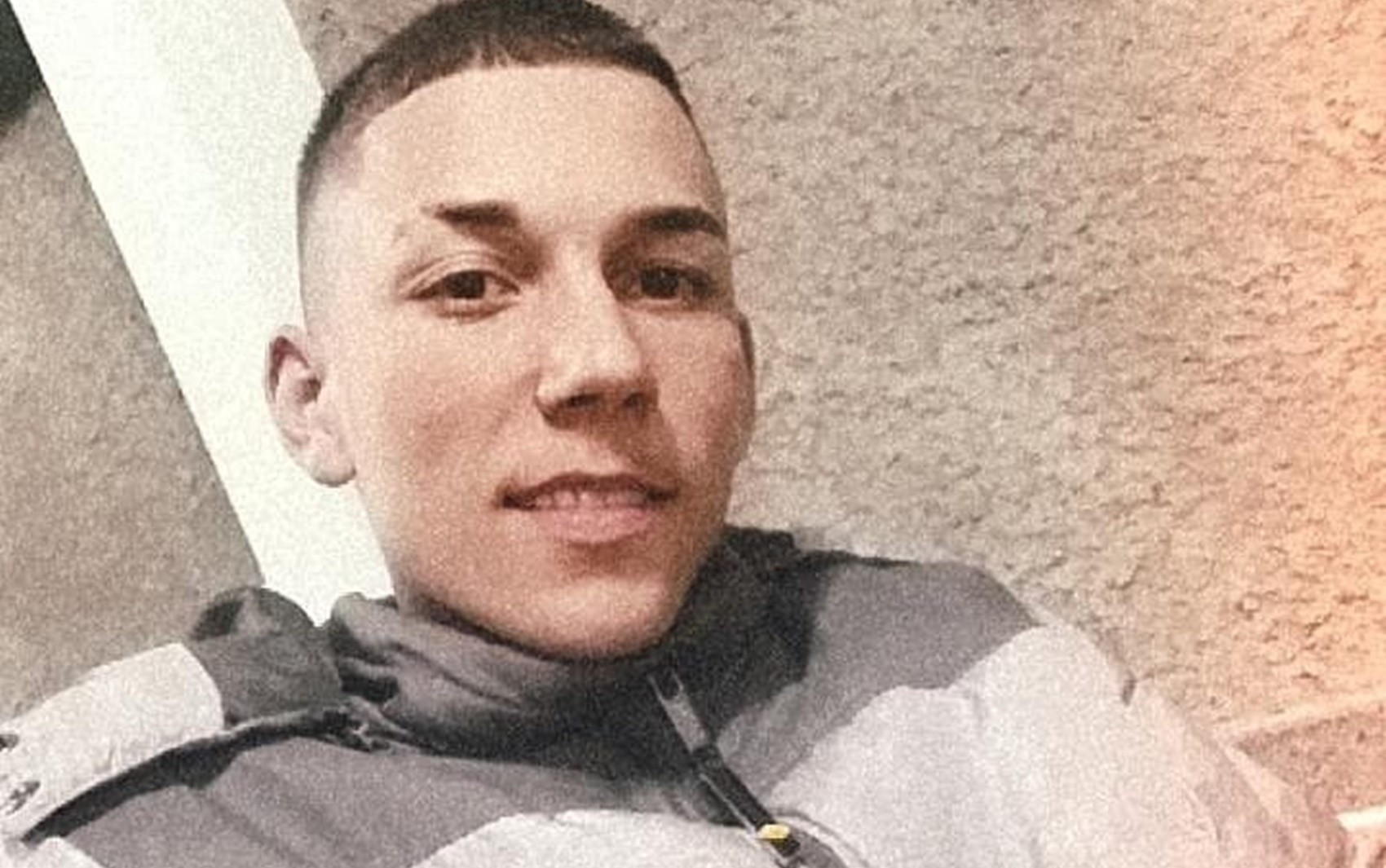 Jovem é morto a tiros dentro de bar enquanto assistia jogo de futebol em MG