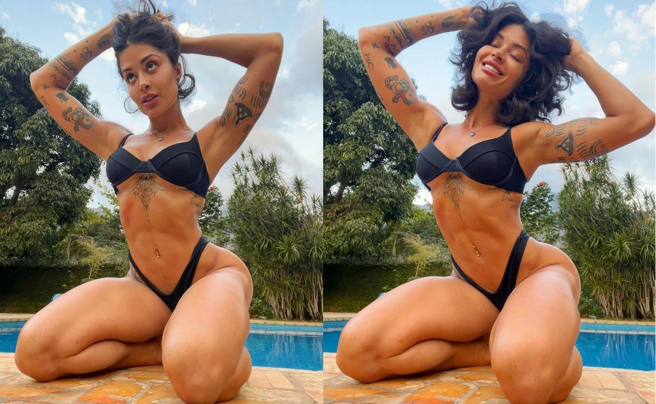Aline Campos posa na piscina (Foto: Reprodução Instagram)