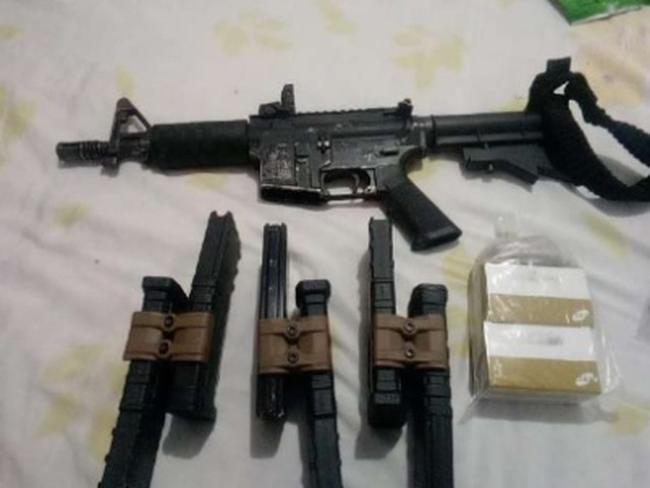 Foto de fuzil foi obtida com quebra de sigilo de um dos investigados