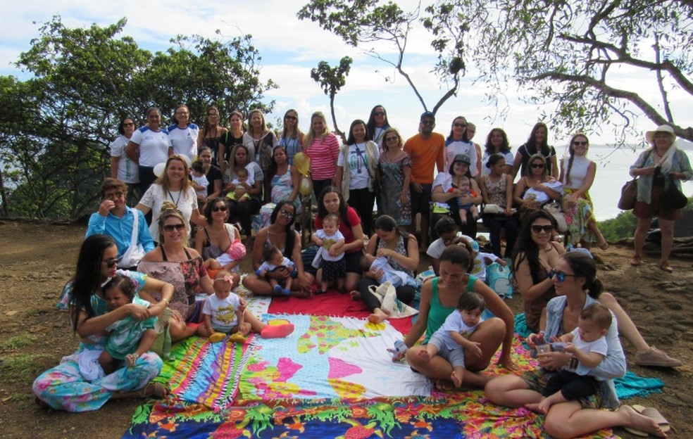 Mães e profissionais de saúde reunidos  (Foto: Ana Clara Marinho/TV Globo)