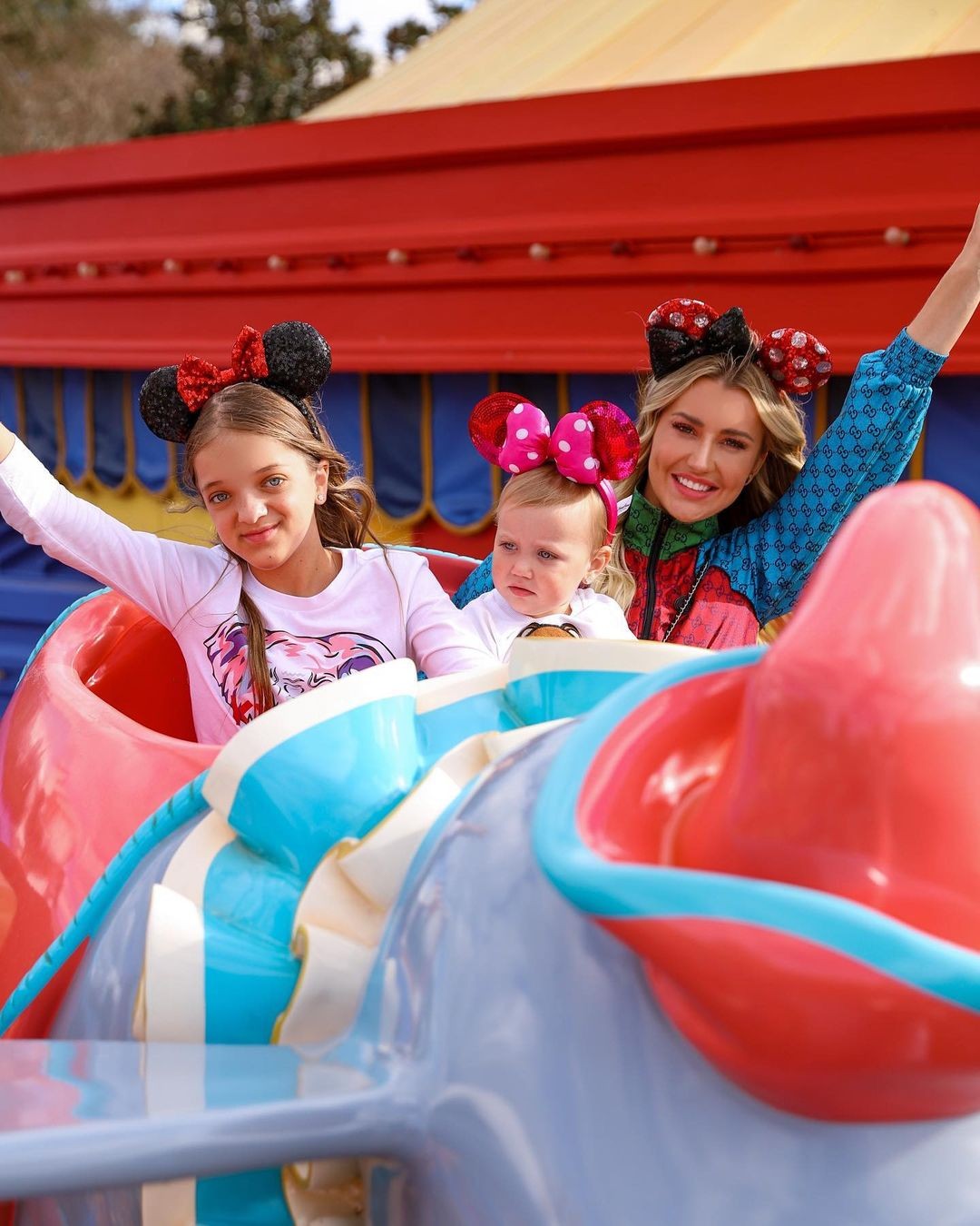 Ana Paula Siebert encanta ao mostrar passeio em família na Disney  (Foto: Reprodução / Instagram)