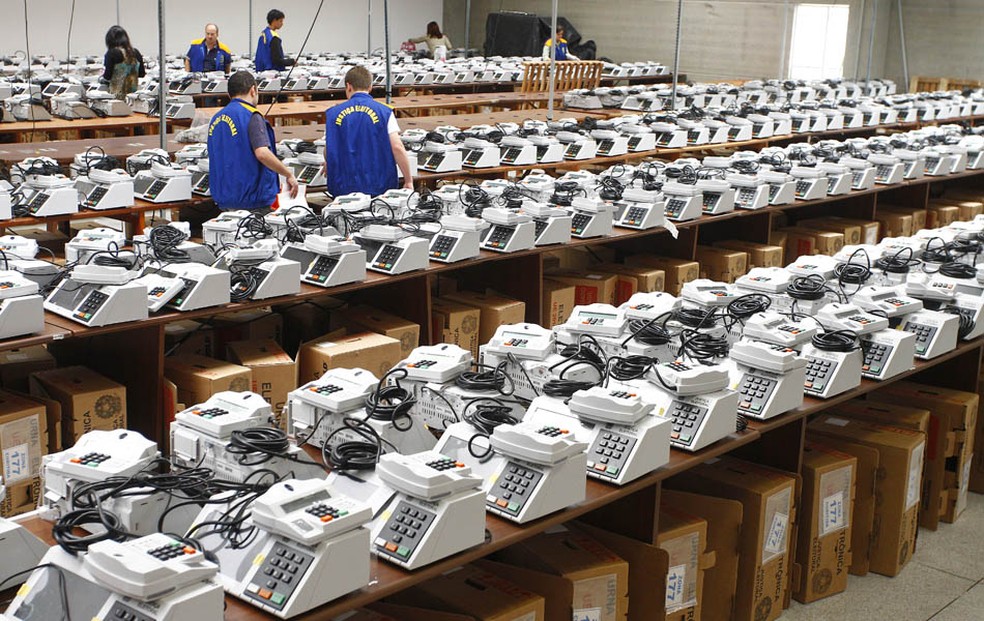 Na decisão, o desembargador também citou procedimentos que são realizados pelo TRE-PR para garantir a lisura do processo de votação eletrônica — Foto: Rodolfo Buhrer/LA IMAGEM/FOTOARENA/AE