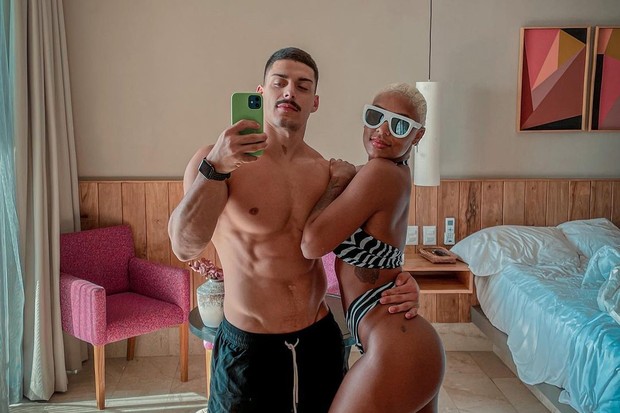 Lucas Godinho e MC Rebecca (Foto: Reprodução/ Instagram)