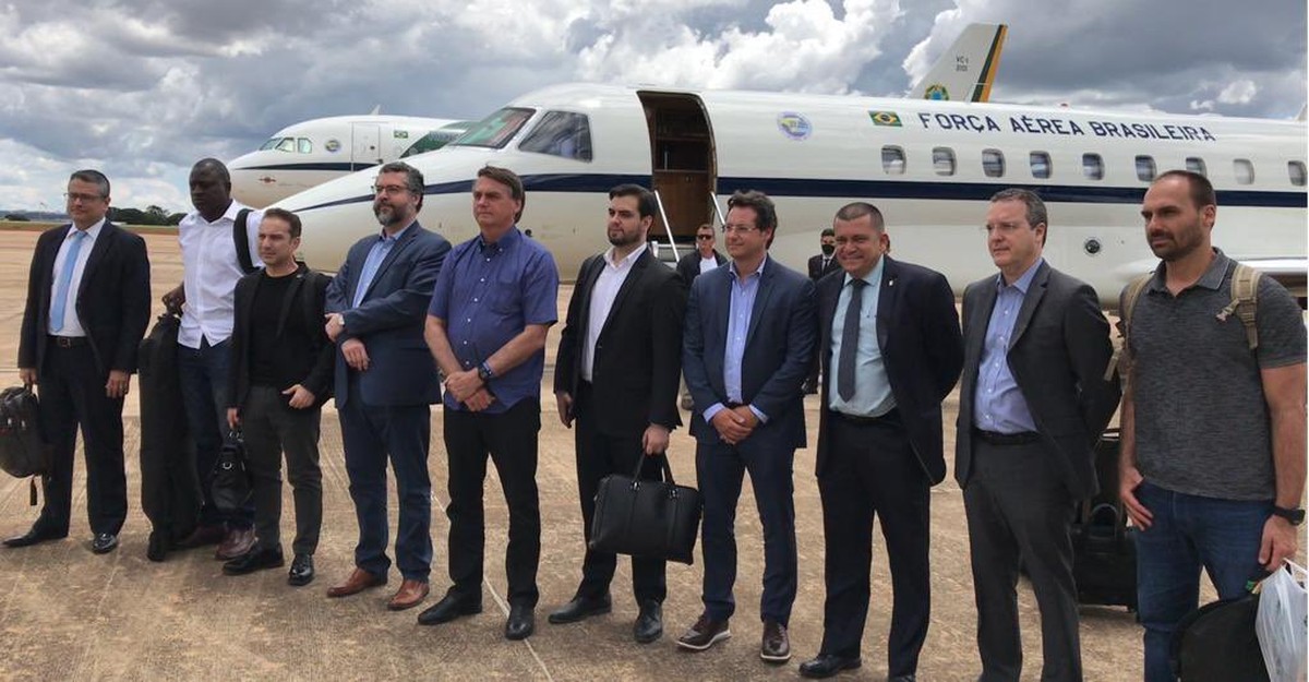 Em visita oficial a Israel, Ernesto Araújo é repreendido por não usar máscara