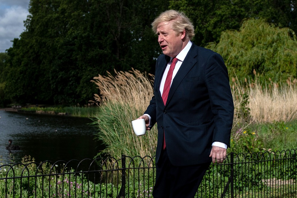 Governo comandado pelo primeiro-ministro Boris Johnson pode alterar prazos de acordo com número de casos — Foto: Getty Images