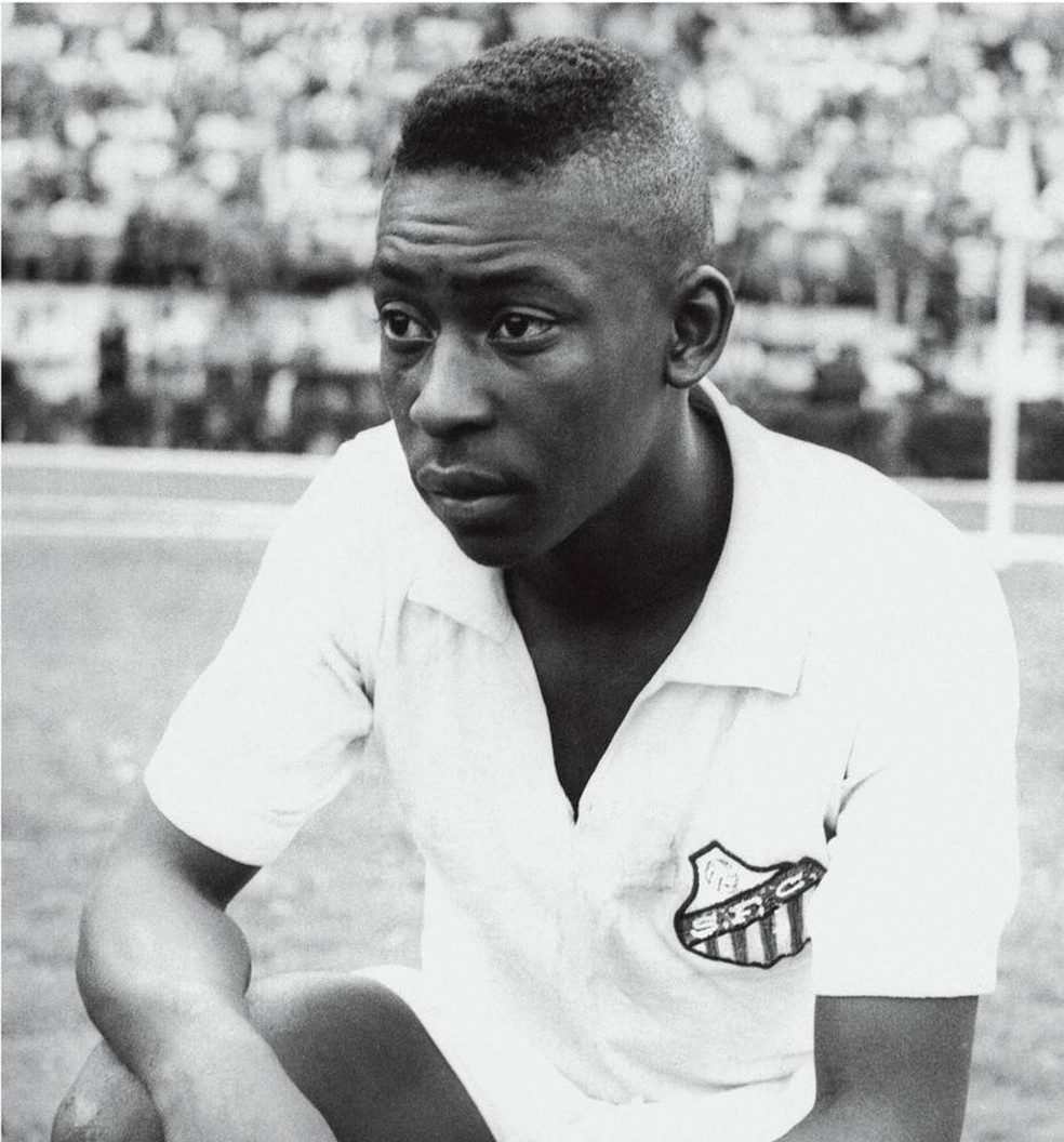Pelé, aos 17 anos, estreiava na Copa do Mundo — Foto: Reprodução