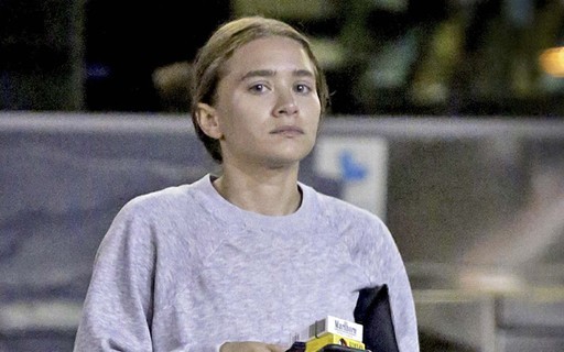Ashley Olsen aparece em público sem maquiagem