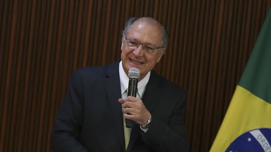 A parlamentares, Alckmin defende diálogo sobre voto de qualidade do Carf e evita falar de BC