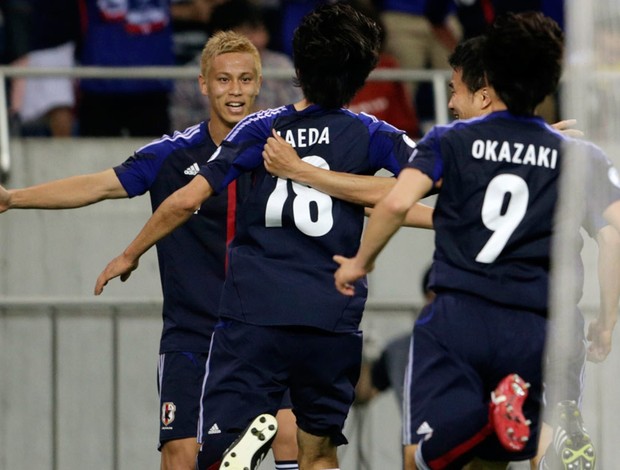 honda japão gol jordânia eliminatórias copa do mundo 2014 (Foto: Agência Reuters)