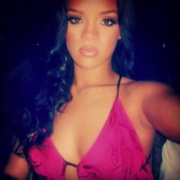 Rihanna (Foto: reprodução / Twitter)