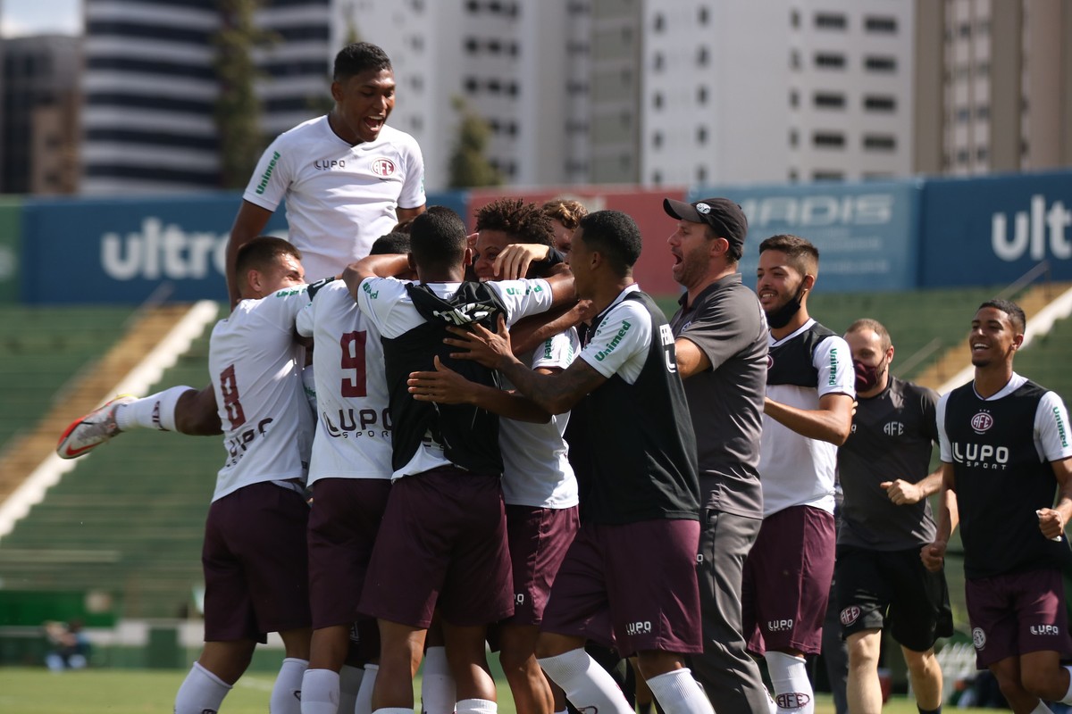Ferroviária vence o Guarani e leva boa vantagem para jogo de volta das ...