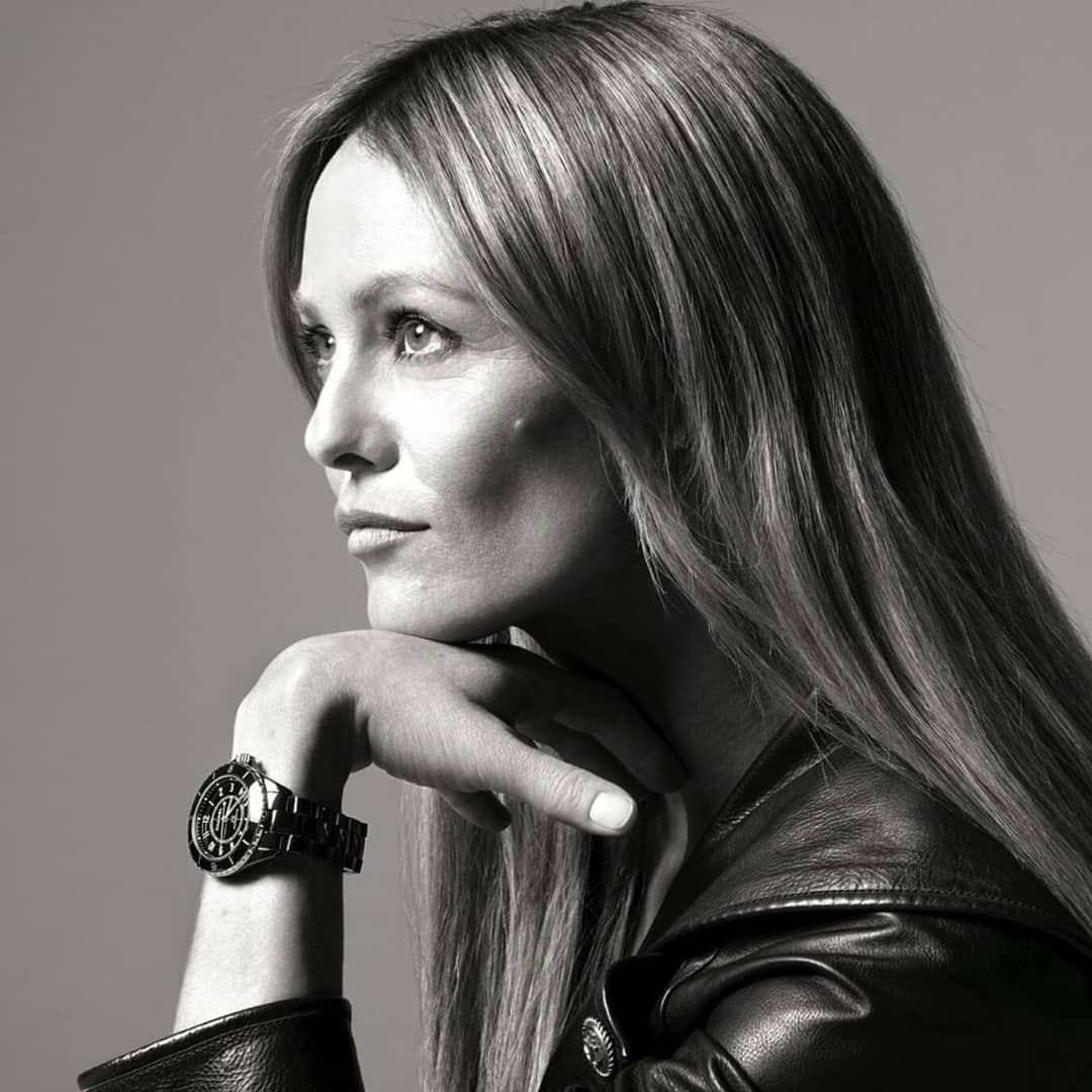 Vanessa Paradis na campanha do lançamento do novo J12, relógio ícone da Chanel (Foto: Divulgação)