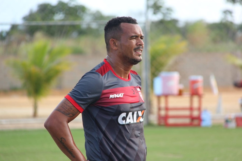 Zé Carlos saiu do CRB em baixa — Foto: Denison Roma/GloboEsporte.com