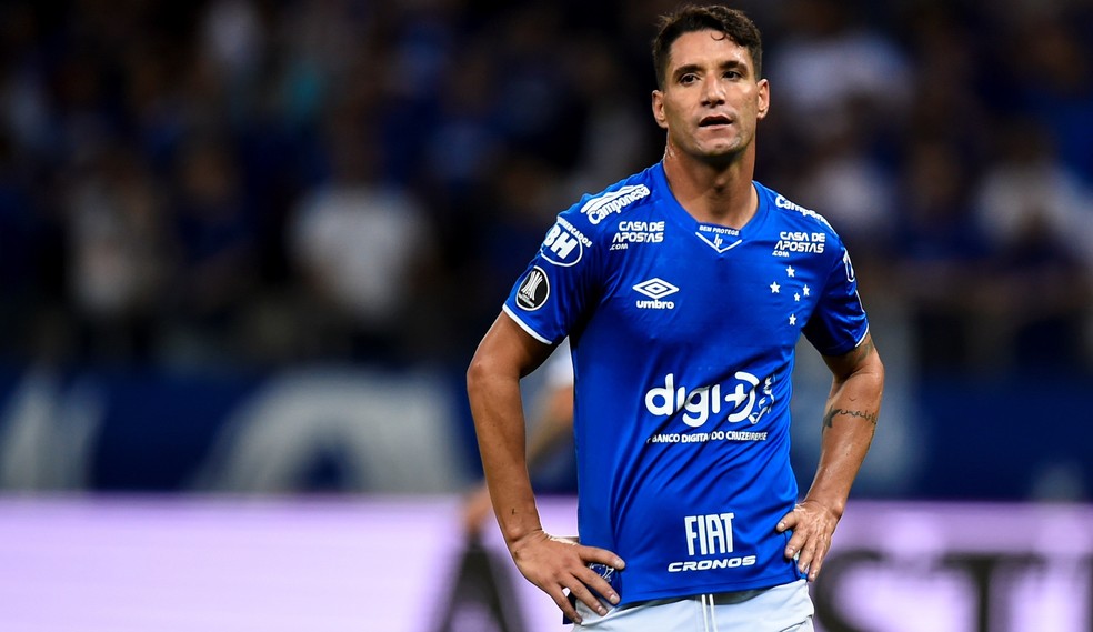 Thiago Neves aceita reduzir salário para jogar a Série B — Foto: EFE/ Yuri Edmundo