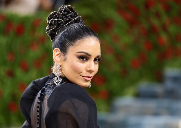 NEW YORK, NEW YORK - MAY 02: Vanessa Hudgens attends The 2022 Met Gala Celebrating "In America: An Anthology of Fashion" at The Metropolitan Museum of Art on May 02, 2022 in New York City. (Photo by Jamie McCarthy/Getty Images) (Foto: Getty Images)