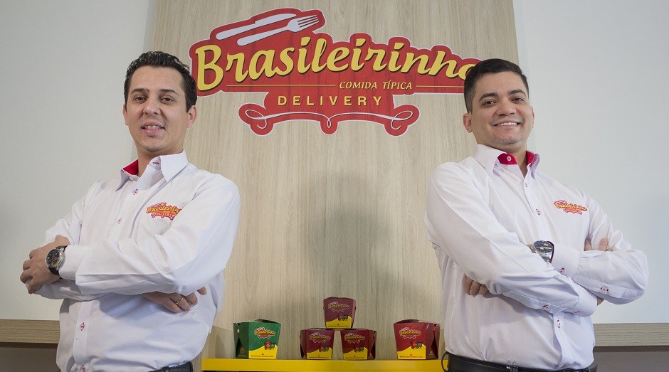 Adriano Massi (esq.) e Jhonathan Ferreira (dir.), fundadores da rede Brasileirinho (Foto: Divulgação)