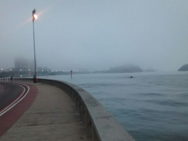 Neblina intensa é registrada em pontos da Grande Vitória, Espírito Santo