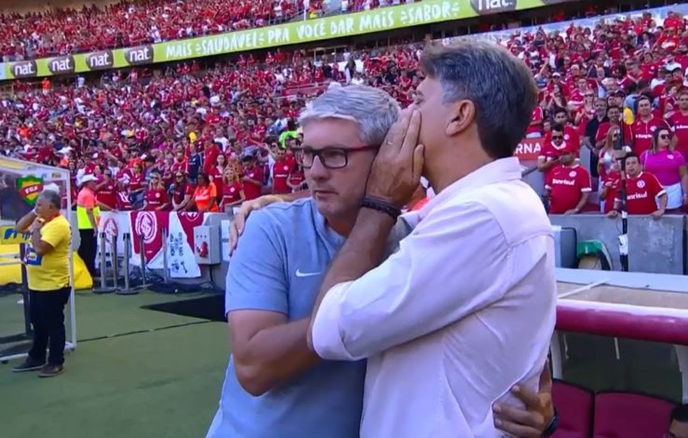 Odair e Renato apresentaram times sem grandes revoluções — Foto: Reprodução