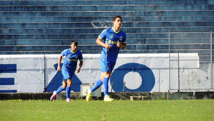 Enderson promove treino técnico e deixa dúvidas no meio-campo