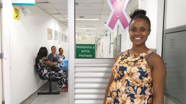 Karine Fernanda, grávida de sete meses de Pedro, na maternidade do Hospital Vila Nova Cachoeirinha, Zona Norte de São Paulo (Foto: BBC)